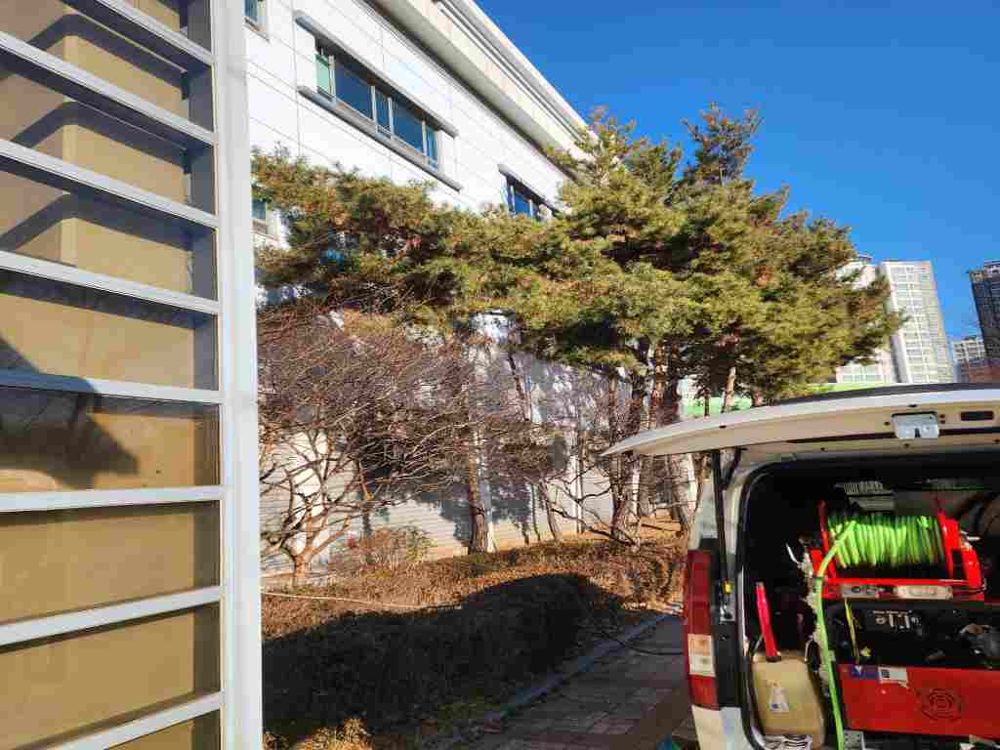 수원 건물 외부 고압세척 작업